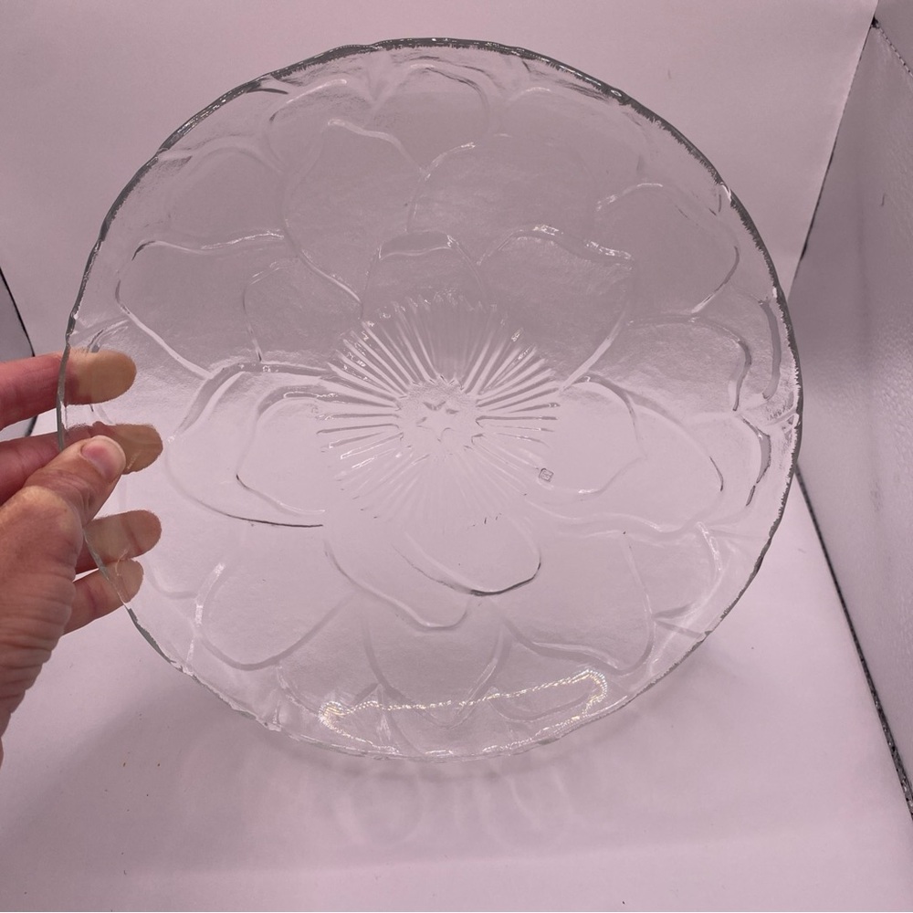 Anchor Hocking Pressed Glass Magnolia 9” Plate